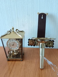 1950年代制，收藏家極品，德國 Schatz 400 日古董上鏈機械銅制鐘，保用三個月，外觀保存極好，連原裝銅制掛牆架, 可掛牆或座檯，上一次鏈可行400天，底部轉陀會360度左右旋轉，己抹油及檢查