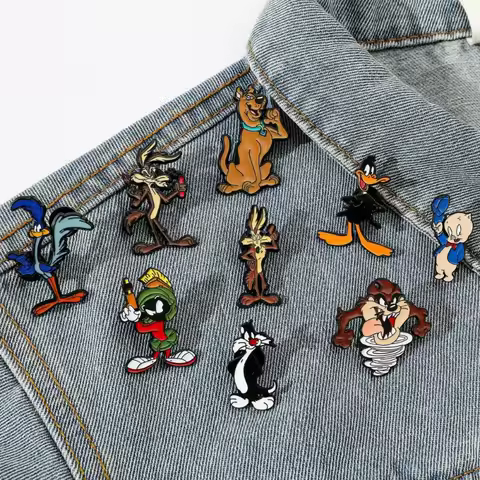 Hot New Cute Anime Cartoon Looney Tunes Characters Metal Badges Animal Alloy Brooches Accessory Broo