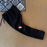 Pants size (30-32) like new 100% original 110925R R R