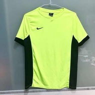 Nike耐克運動排汗衫短袖T恤螢光黃男童XL dry fit
