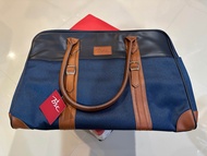 กระเป๋าเดินทาง  Bsc ของแท้ สีน้ำเงิน วัสดุดีมาก ขนาด 18x11.5x9 นิ้ว (สภาพยังไม่ผ่านการใช้งาน )