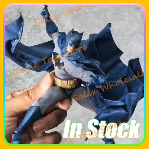 In Stock GONG Studio 17.5cm Batman Hush Bat Man Tailored Fabric Suit Anime Action Figures Pvc Collec