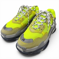 狀況極佳 □ BALENCIAGA Triple S 做舊網眼低筒運動鞋，老爹鞋，螢光黃，27.5 碼，男款，帶鞋盒和防塵袋。