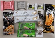 日本多款零食組合、泰國多款零食組合，包括Press Butter Sand, 椰子汁，Legend Cappuccino咖啡，Boneless Pickled Duck Feet，以及其他小零食。適合