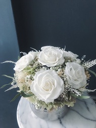 畢業花禮純白之戀永生花不凋花滿天星乾燥花玫瑰桌花恆星花