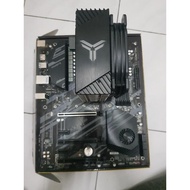 Mainboard Gigabyte X570 - UD. Old Gigabyte X570 UD motherboard