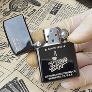Bật Lửa Zippo Đen Bóng Manufacturing 1932 Đời La Mã ( Tặng Đá Bấc ) - Hột Quẹt Xăng Đá Zippo Sưu Tầm