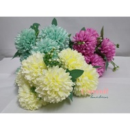 Marigold cluster with 7 flowers and seeds