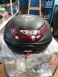 GIVI 電單車尾箱連人底板