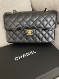 Chanel 23cm classic flap caviar gold