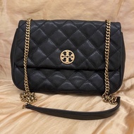 「JL精品代購」TORY BURCH WILLA 金色LOGO菱格翻蓋肩背/斜背二用包-黑色/大