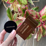 Hourglass Veil Translucent Setting Power Powder Loose Powder
