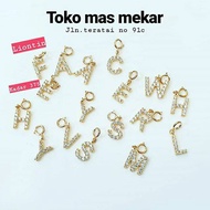 375 grade genuine gold initial pendant