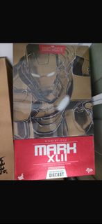 Hot Toys Iron Man 3 Mark XLII MMS197-D02 Diecast