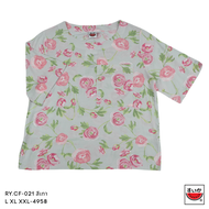 เสื้อแตงโม (SUIKA) - เสื้อคอปาดผ้าเรยองแขนสั้นเอวลอยติดกระเป๋าอกซ้าย ลายดอกไม้ ( RY.CF-021)