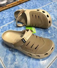 Crocs Yukon Vista Clog รองเท้าลำลองทรงหัวโตรองเท้าผู้ชายไซส์กว้าง