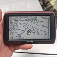 九成新_Mio 宇達電通 Moov S507 4.7吋 內建2G 支援雙頻TMC)即時路況 GPS 衛星導航機
