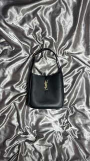 YSL 柔軟牛皮 Hobo bag Mini 單肩包 休閒日常可背 黑色