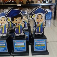 PIALA WISUDA/BONEKA WISUDA/PATUNG WISUDA/HADIAH WISUDA TK PAUD RA