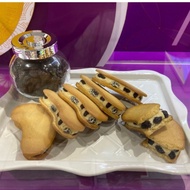 TOKYO BANANA RAISIN SANDWICH COOKIES