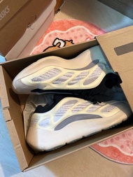 Adidas Yeezy 700 v3 OG Azael white cream us 11
