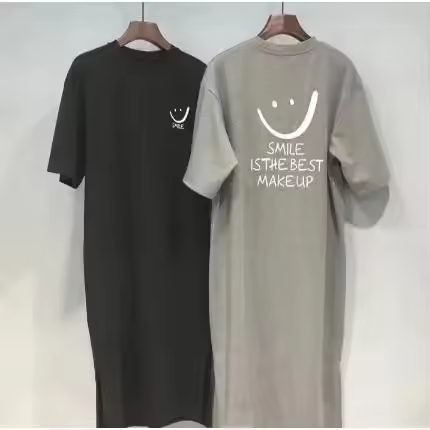 2025 Plus Size Summer Women's Smiley Side-Slit T-Shirt - Casual Loose Fit Dress