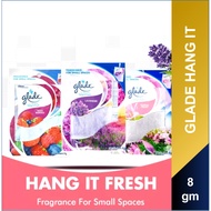 Glade Hang It Fresh Small Spaces Air Freshener / Floral Fresh Lavender Wild Berries, 8g