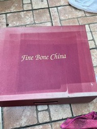 Fine Bone China 瓷器