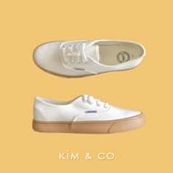 KIM&CO. Cookie(KF001W) รองเท้าผ้าใบแฟชั่นผู้หญิง สีครีมน้ำตาล ใส่แล้วเท้าเรียว ขับสีผิวให้ดูสว่างขึ้