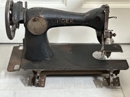 Singer Sewing Machine 勝家 衣車 幾代遺傳 超過百年 古董收藏