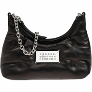 MAISON MARGIELA Glam Slam Hobo 迷你肩背包 黑色 產品編號：SB1WG0021 P4300 T8013