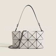 Issey miyake 2022 Triangle May New Style Diamond Bag 2 * 4 Geometric Folding Bag Mini Underarm Mini Handbag Contrast Color Female Bag