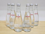 Evian礦泉水玻璃樽裝 6枝$50 330ml x 6 依雲礦泉水 Natural Mineral Water 33cl