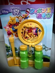 購自日本。正版 Winnie The Pooh 造型吹泡泡