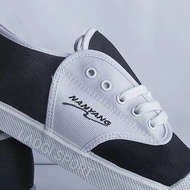 Sepatu nanyang motif putih