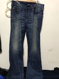 美國製True Religion 牛仔褲  *頂級布料與特殊車工縫線 ,每獨一無二的手工製作，W33，腰46、檔26、長111公分