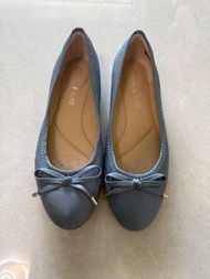 Clarks平底鞋