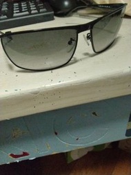 Police 黑色太陽眼鏡