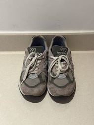 New Balance 990V2 Sneakers