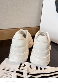 Duo Li Mi สุดฮิต! McQueen รองเท้าสีขาวเพิ่มความสูงพื้นหนาผู้หญิง