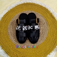 Black spider diamond sponge sandals