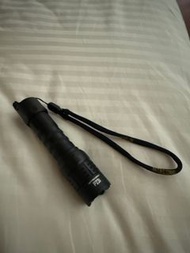 Nitecore P23i 手電筒
