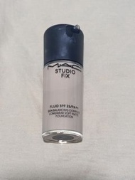 MAC 持妝型粉底液 Foundation nc15