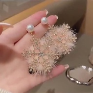 Christmas Yuan Snowflake Plush Earrings Light Luxury Grade Earrings 2024 Earrings 25.10.31