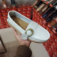 Triset Sepatu Kulit Loafer Wanita 