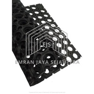 100 cm x 150 cm Hole Rubber Carpet [Emran Jaya Carpet]
