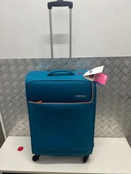 American Tourister 24 吋輕盈行李箱；American Tourister 24 inch luggage 65  x 44 x 23cm