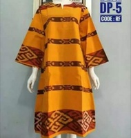 dress tenun toraja simple warna kuning kunyit