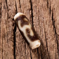 西藏天珠 ~ 至純綠度母天珠 Dzi Bead