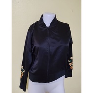 T777(D62)D19 Children's Jacket Fabric With A Wedding Zipper Embroidered With Flowers 2 Sleeves Front